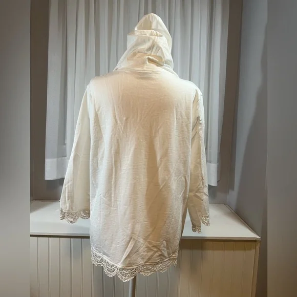 Chico’s lightweight hooded jacket - Picture 2 of 3